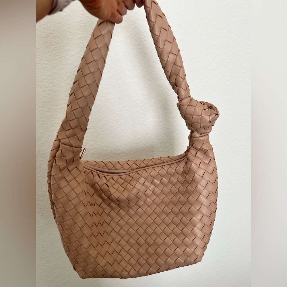 A New Day Beige Woven Shoulder Bag - Picture 3 of 5